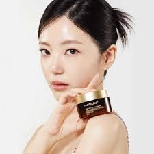 MEDICUBE Deep Vita C Capsule Cream – Korean Vitamin C Brightening Moisturizer for Dark Spots, Glow & Even Skin Tone | Radianc
